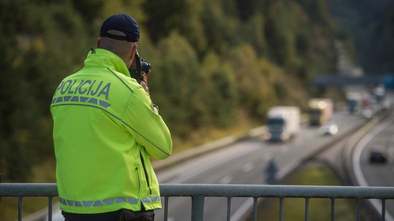 Avtocestna policija radar merilnik merjenje hitrosti varnostna razdalja