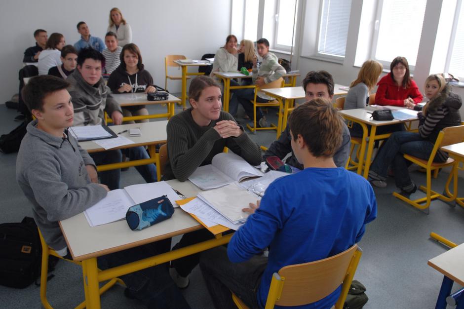 Učenci pouk, šolske klopi | Avtor: Žurnal24 