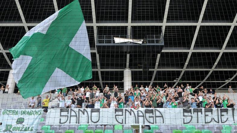 Olimpija Ljubljana trening v Stožicah green dragons navijači