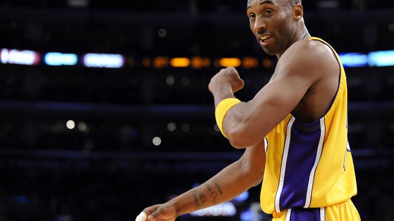 Kobe Bryant in ostali Jezerniki so pokazali, kdo je glavni v mestu. (Foto: Reute