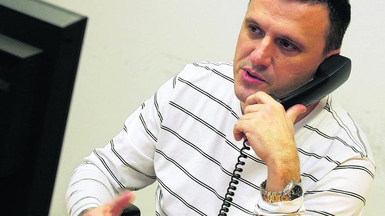 "Zaradi težavnega in nevarnega terena v akciji niso bili uporabljeni reševalni p