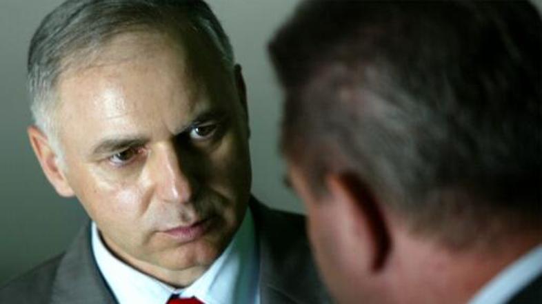 Lovšin na različna vprašanja odgovoril tako: "Delal sem zakonito." (Foto: BOBO)