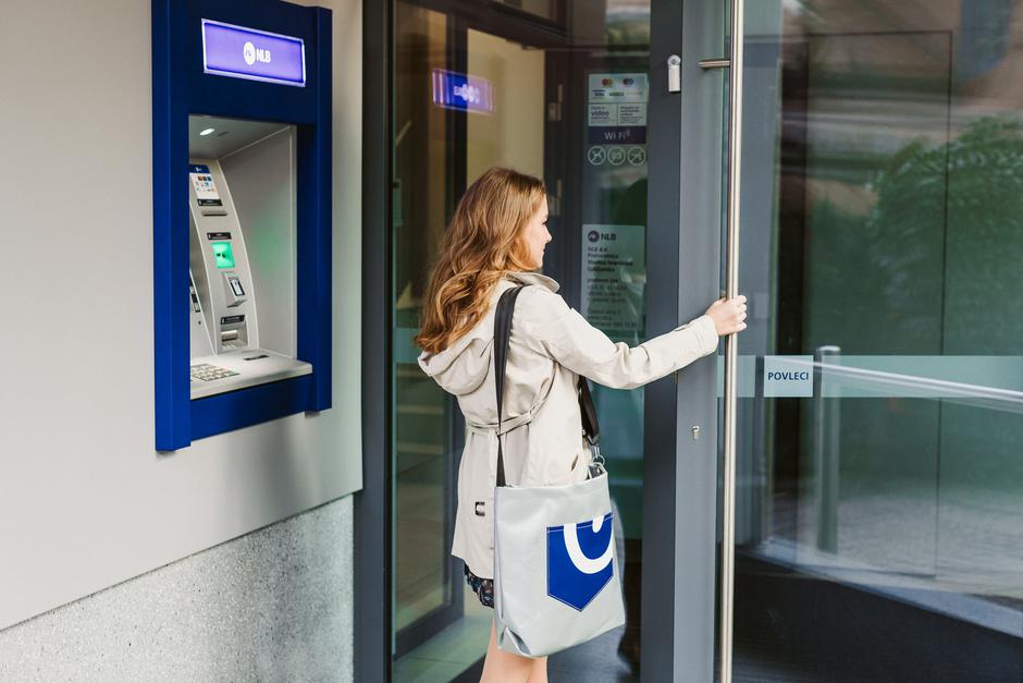NLB, banka, bankomat, položnice | Avtor: NLB