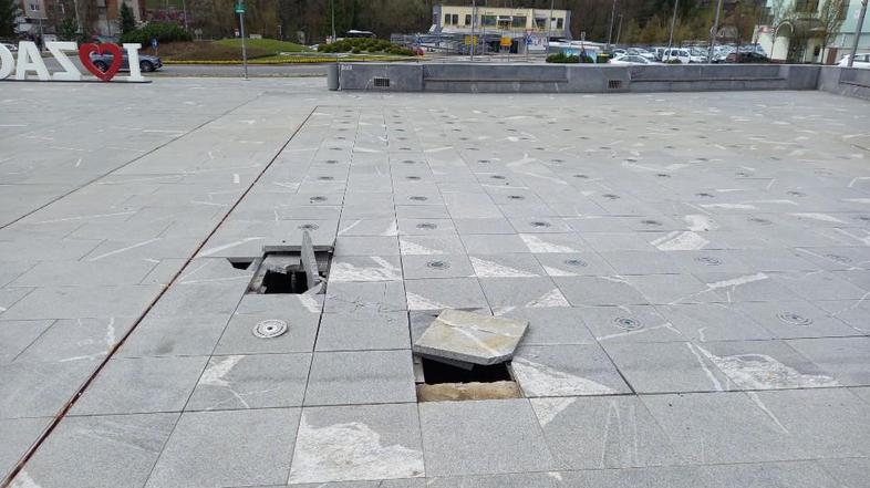 Razdejanje ploščadi