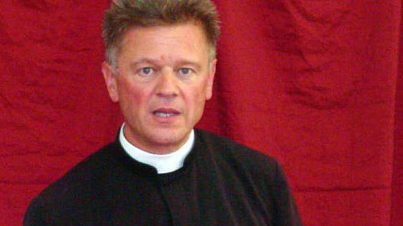 Zaradi izjav o holokavstu je Abrahamowicza izključila bratovščina svetega Pija X