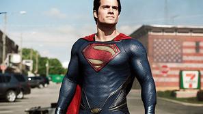 Scena 13.06.13, jekleni moz, superman, foto: promocijsko gradivo