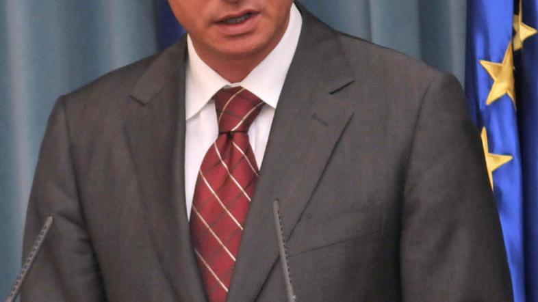 Pahor poudarja, da se je vlada že lotila odpravljanja strukturnih razlogov za pa