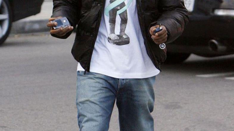 Rad ima prsi in ve, zakaj.