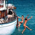 Vse osebe na fotografiji so plačani modeli. (Foto: thesmokinggun.com)