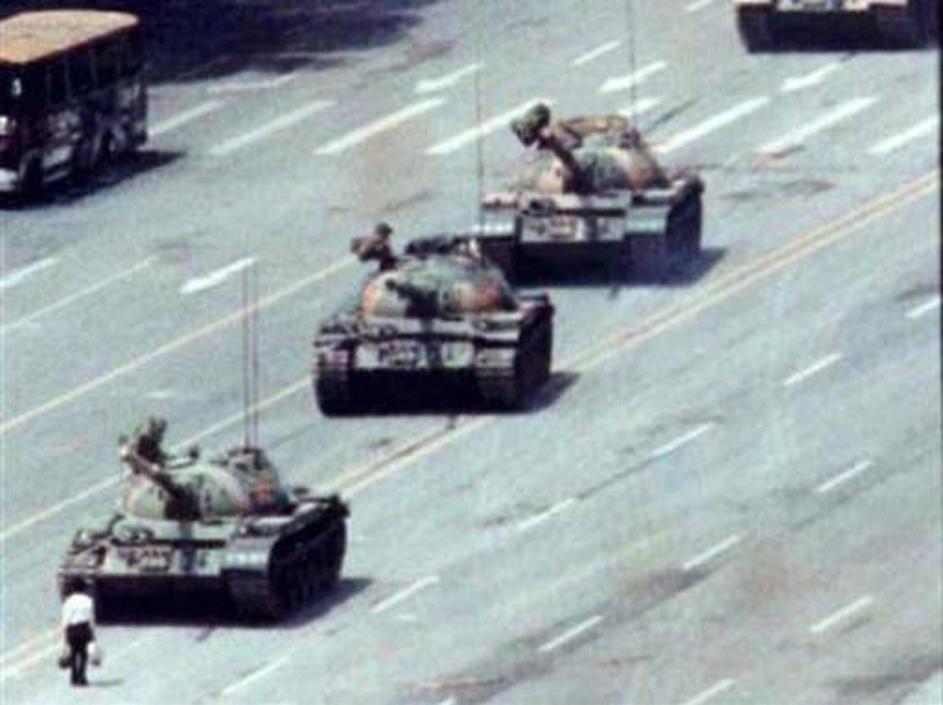 Znameniti prizor moža, ki je ustavil tankovsko kolono. Njegova kasnejša usoda je