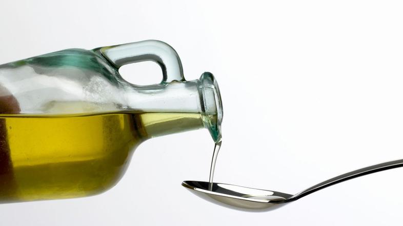 Olje na žlici