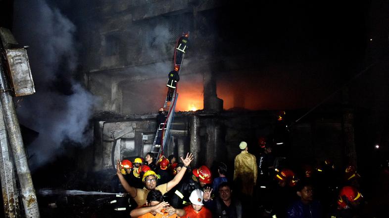 požar Daka Bangladeš