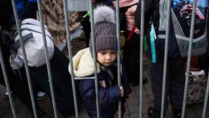 Ukrajina begunci otroci