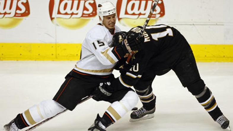 Dvoboj Ryana Getzlafa (Anaheim)) in strelca dveh golov Brendena Morrowa (Dallas)