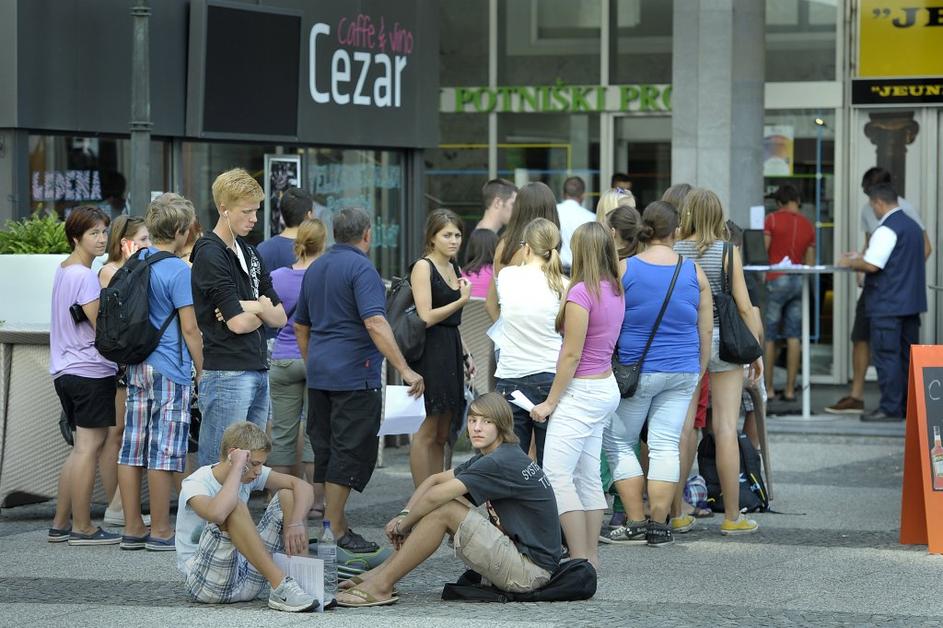 Gneča pred LPP na Slovenski cesti