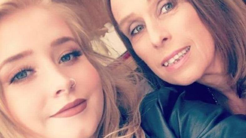 Mandy in Lindsey Boone