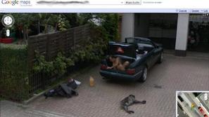 Nemci se sprašujejo, ali gre za šalo ali ugrabitev. (Foto: Google Street View)