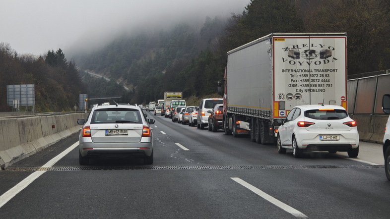 Zastoj, avtocesta, prometna nesreča