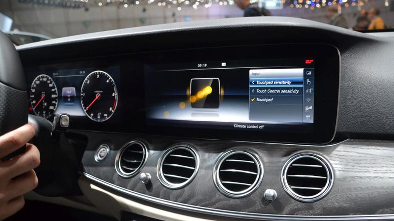 Multimedija v novem mercedesu razreda E