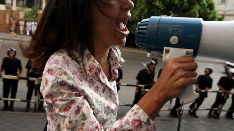 Protestnica proti režimu Hosnija Mubaraka. (Foto: Reuters)
