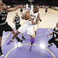 Kobe Bryant je bil neustavljiv tudi proti Spursoma Timu Duncanu in Tonyju Parker