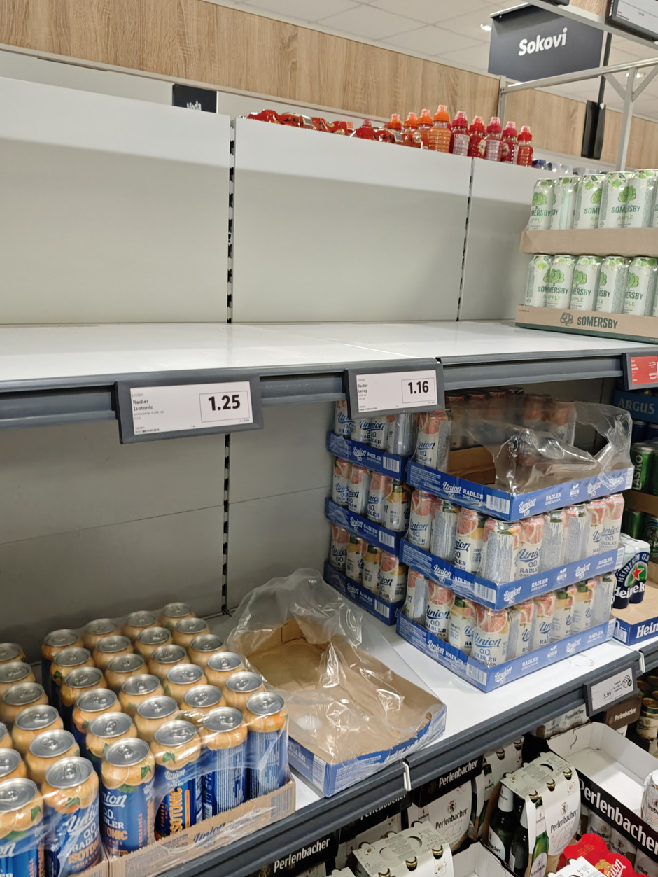 trgovina police | Avtor: Bralec