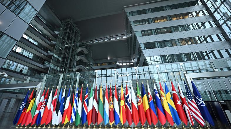 nato zastava bruselj