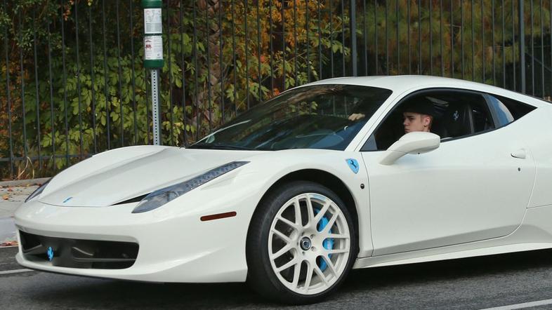 Justin Bieber, ferrari