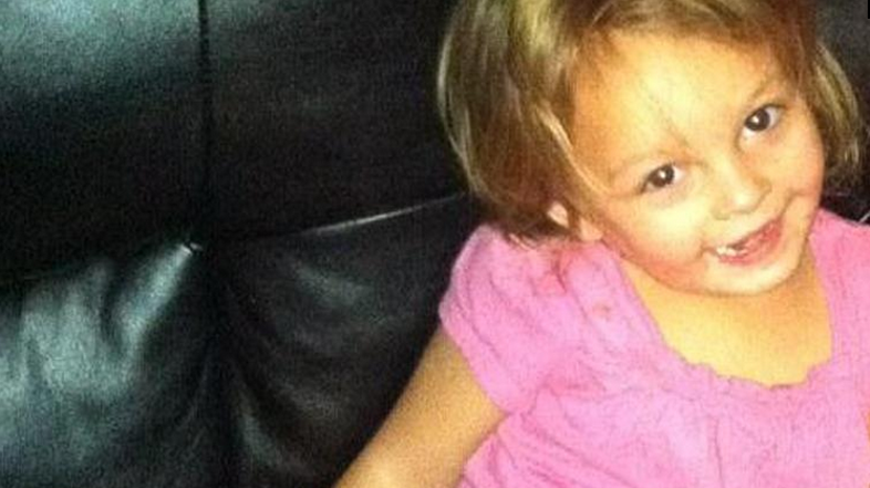 Triletna deklica, napad psa