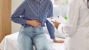 Bolečine, trebuh, zdravnik, zdravniški pregled, bolezen, pacient, ambulanta