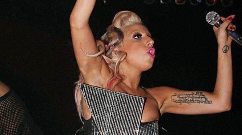 Lady Gaga se je opravičila svojim oboževalcem. (Foto: Flynet/JLPl)