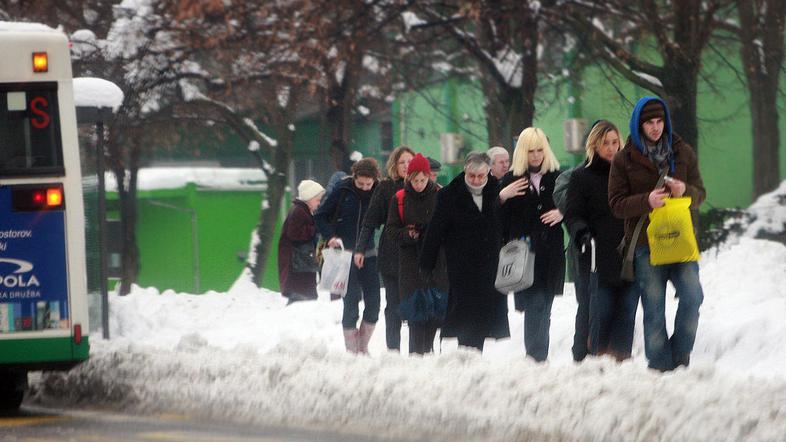 V torek popoldne in v noči na sredo bo sneženje ponovno zajelo večji del Sloveni