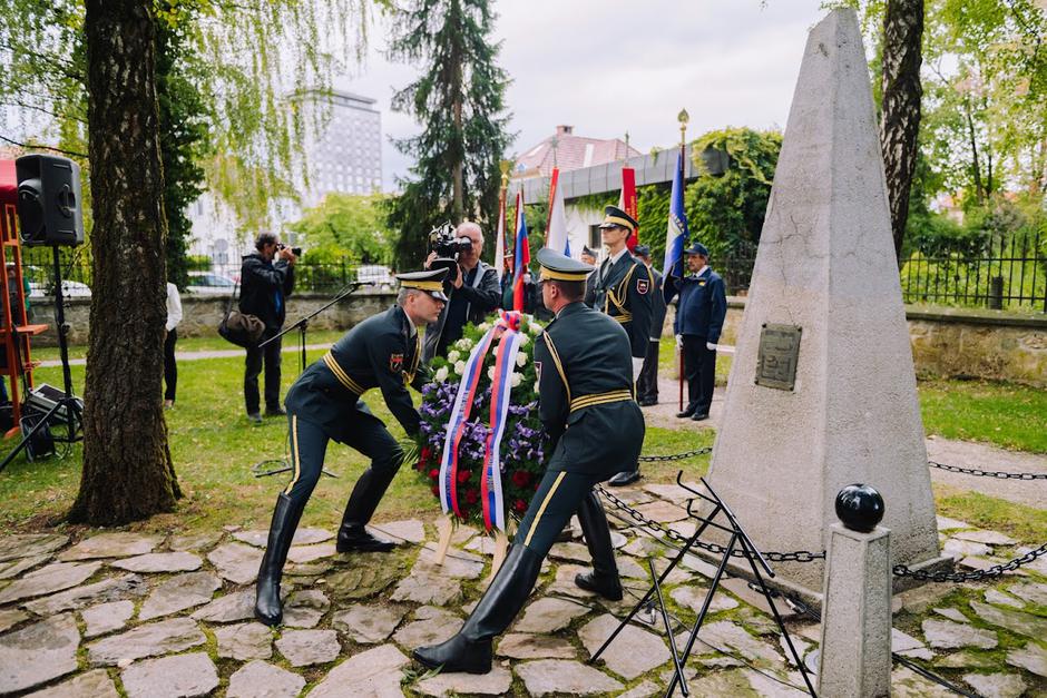 častna garda SV, Kranj, Prešernov gaj | Avtor: Primož Pičulin