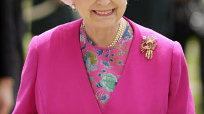 Kraljica bo spala v hotelu Union, po kosilu na ljubljanskem gradu se bo z vzpenj