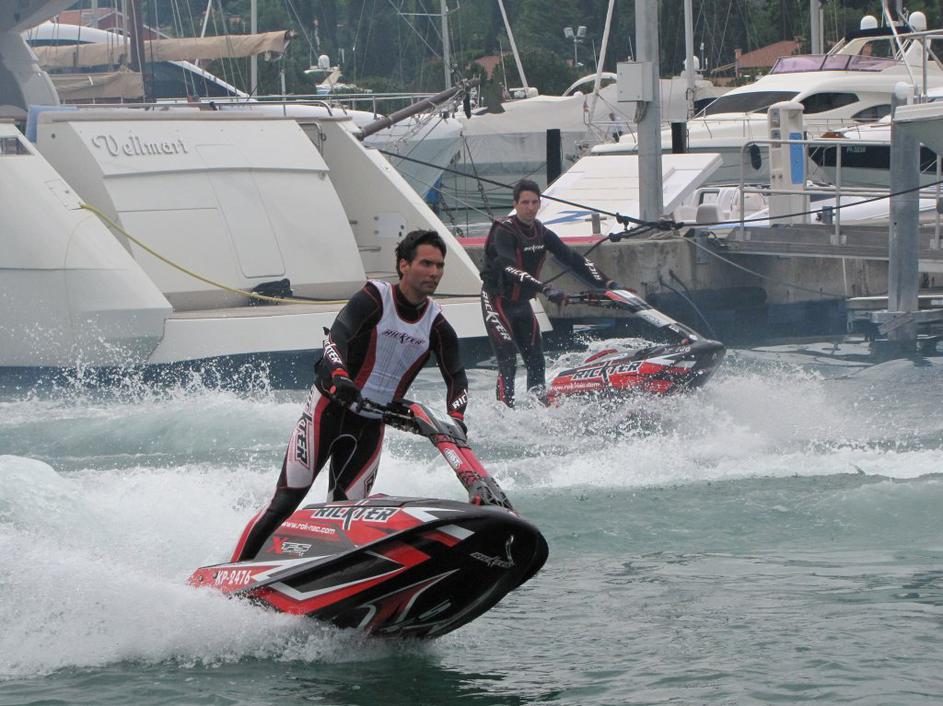 Skuterji na Internautici