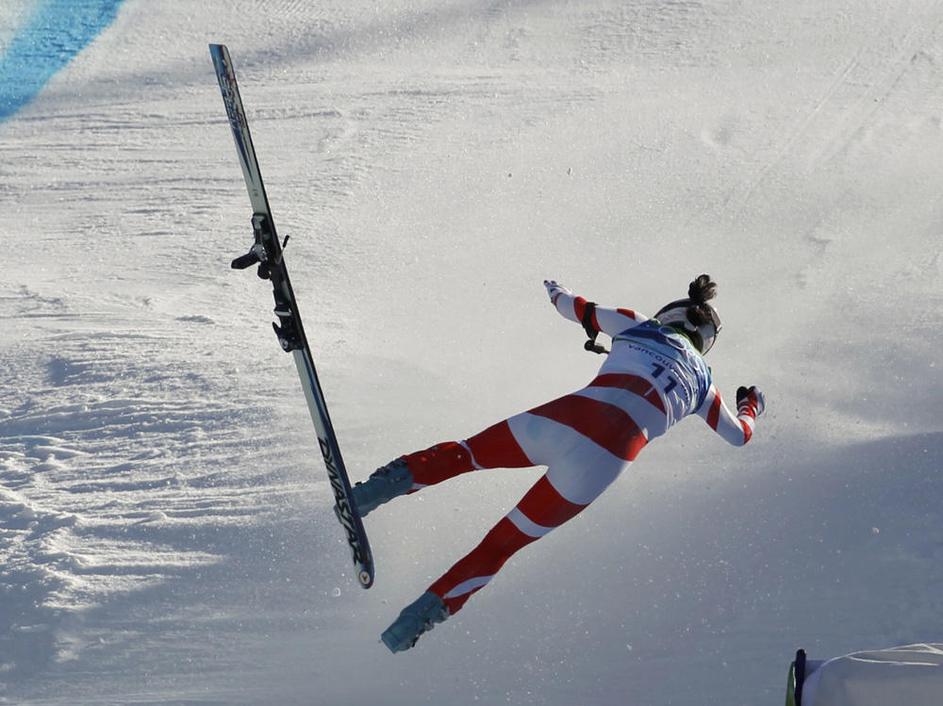 Olimpijski smuk deklet je zaznamovalo večje število nevarnih padcev. (Foto: Reut