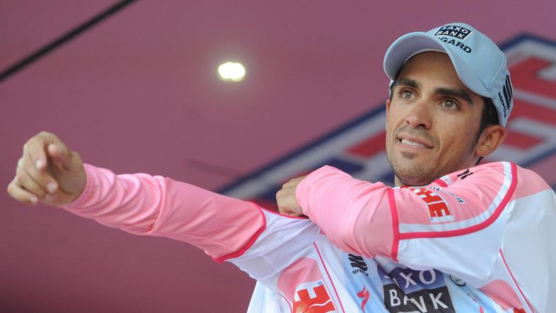 Mu lahko še kdo sleče rožnato majico vodilnega? (Foto: EPA)