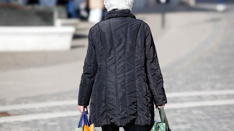 starejši, upokojenci