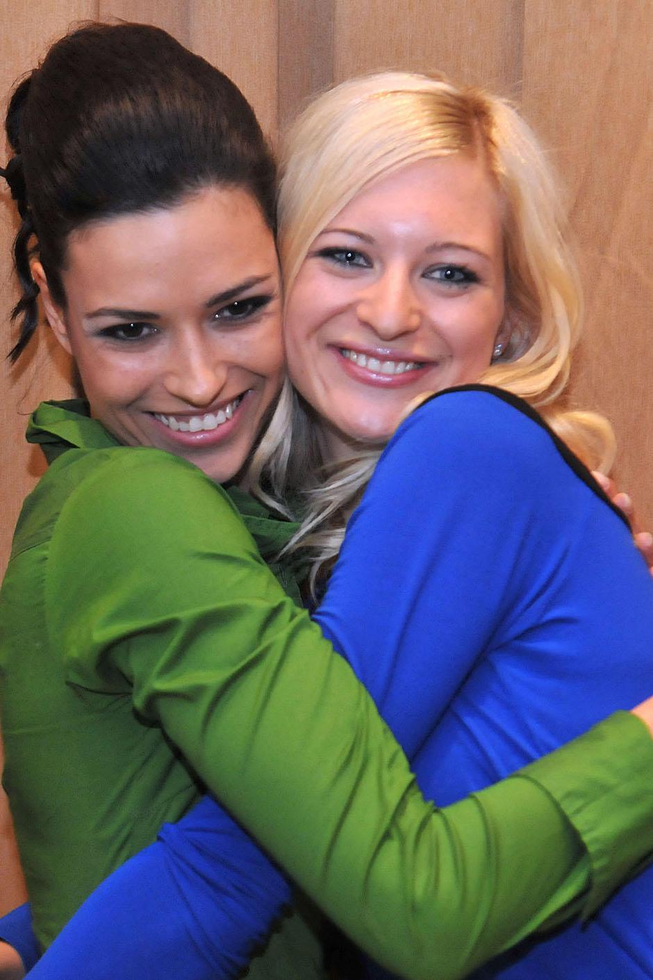 Druga spremljevalka Sandra Marinovi%C4%8D in miss Universe Marika Sav%C5%A1ek | Avtor: Žurnal24 main