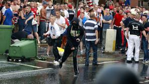 Belfast, nemiri, policija, protestniki