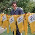 Miguel Indurain s petimi rumenimi majicami, ki si jih je prislužil na petih Dirk