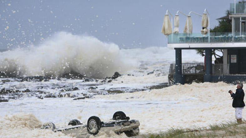 Zadnje poplave so zahtevale eno smrtno žrtev. Vremenoslovci pa nimajo spodbudnih