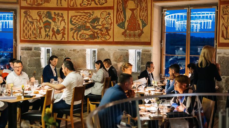 Gastronomija v restavraciji Strelec