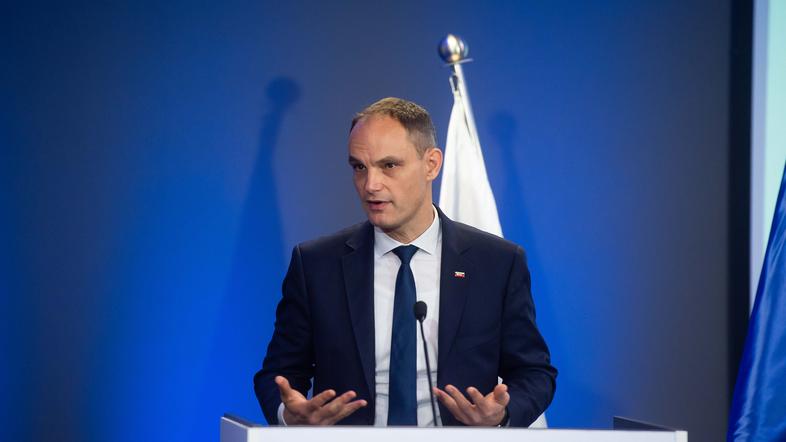 Demokrati, Anže Logar