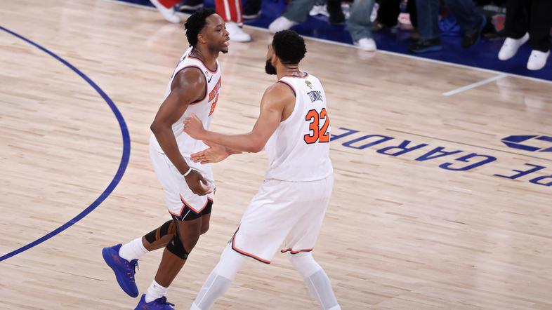 New York Knicks : San Antonio Spurs