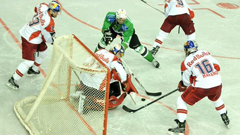 Olimpija je v Tivoliju premagala lanske podprvake iz Salzburga. FOTO: Dejan Mijo