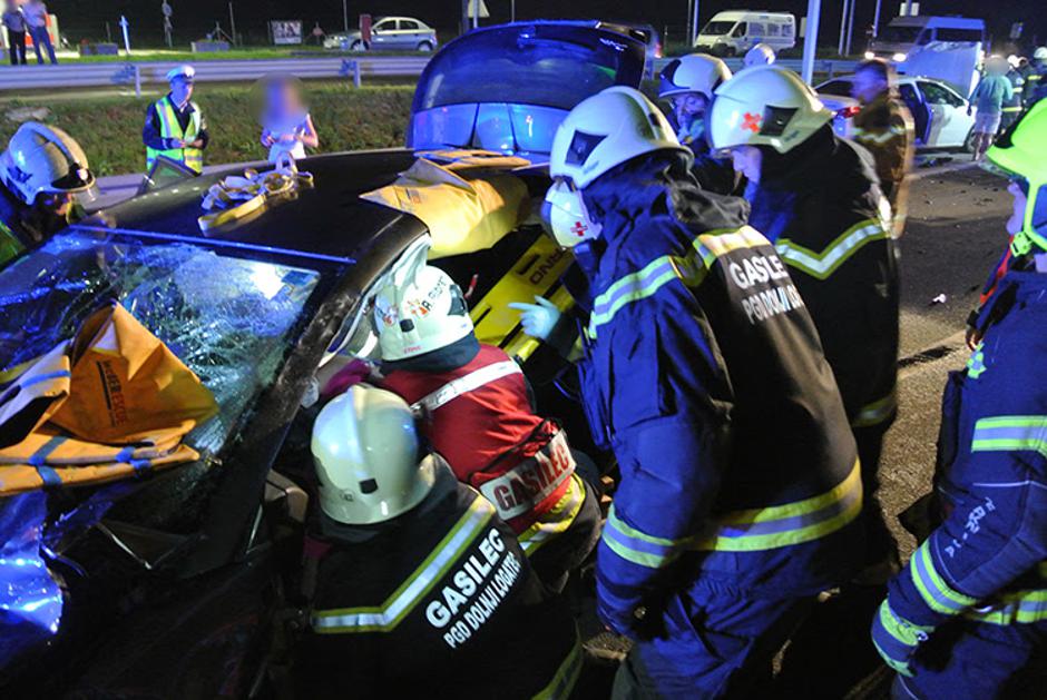 Prometna nesreča pri Lomu | Avtor: PGD Dolnji Logatec