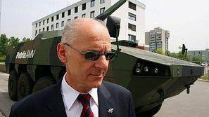 Ivan Črnkovič je zavrnil vse namige o umazanem poslu.