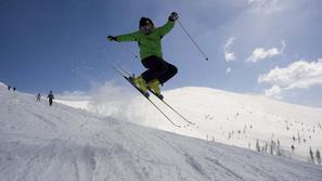Med zimskimi počitnicami bo potekal tudi nadzor nad vožnjo z vozili v naravnem o