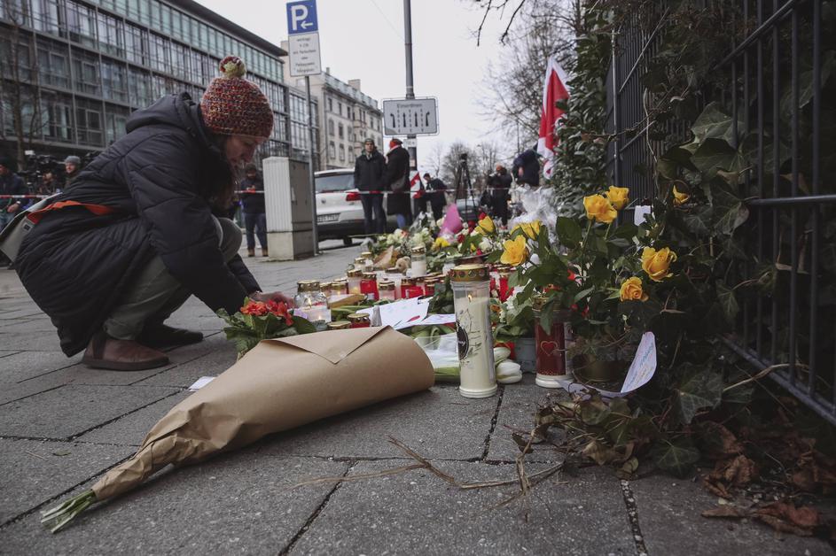 Rože po napadu v Munchnu